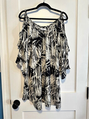 Parker Abstract dress in Black & White Size Large